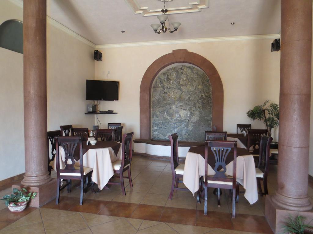 Casa Celia Hotel Restaurante Bernal Buitenkant foto