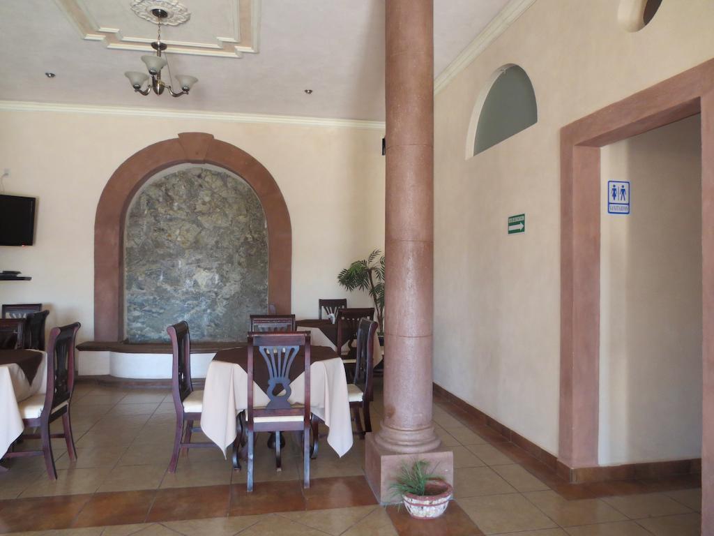 Casa Celia Hotel Restaurante Bernal Buitenkant foto