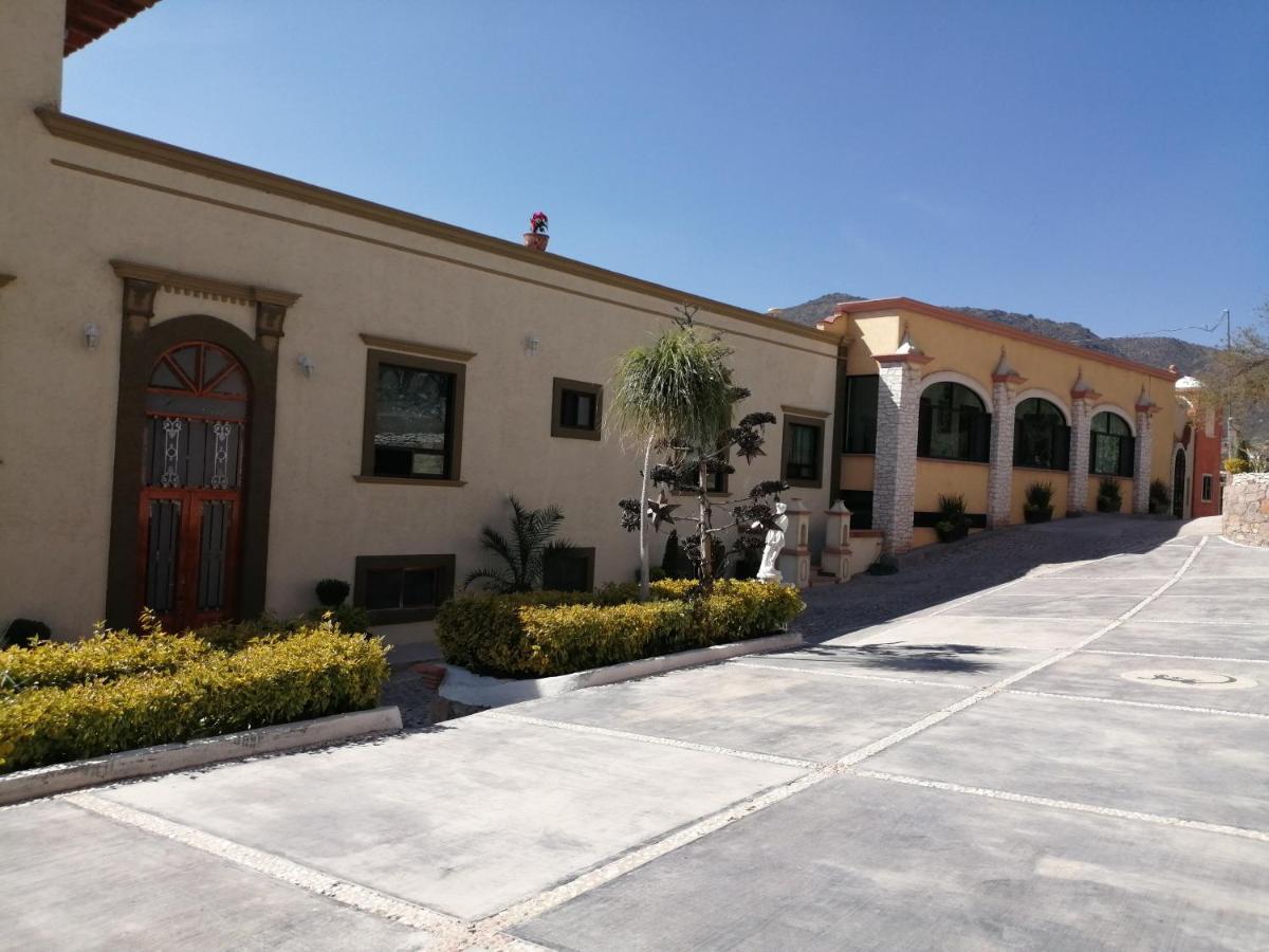 Casa Celia Hotel Restaurante Bernal Buitenkant foto